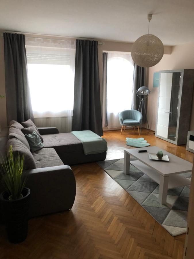 Szeged Gyoengye Apartment Exterior photo
