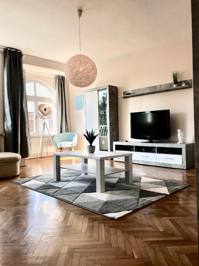 Szeged Gyoengye Apartment Exterior photo