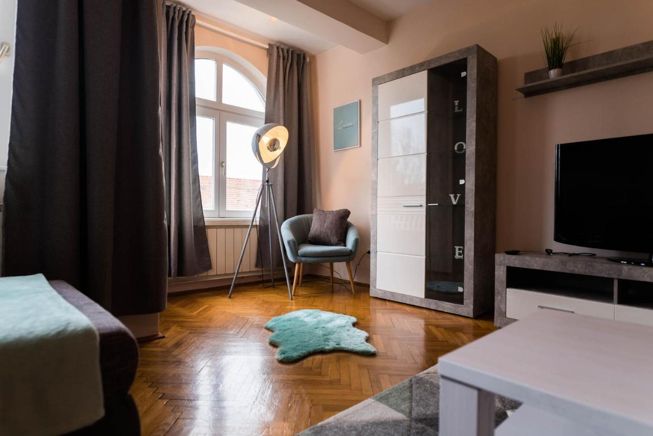 Szeged Gyoengye Apartment Exterior photo